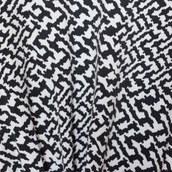 White House Black Market Long Sleeve Print Tee - Picture 5 of 7